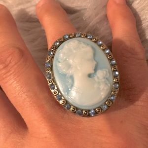 Baby Blue Cameo Ring with Crystal Rhinestones NWOT stretch ring OS